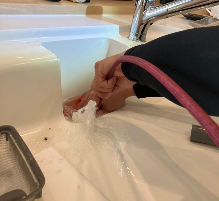 横浜市神奈川区 片倉でのキッチン2階詰まり 排水管洗浄